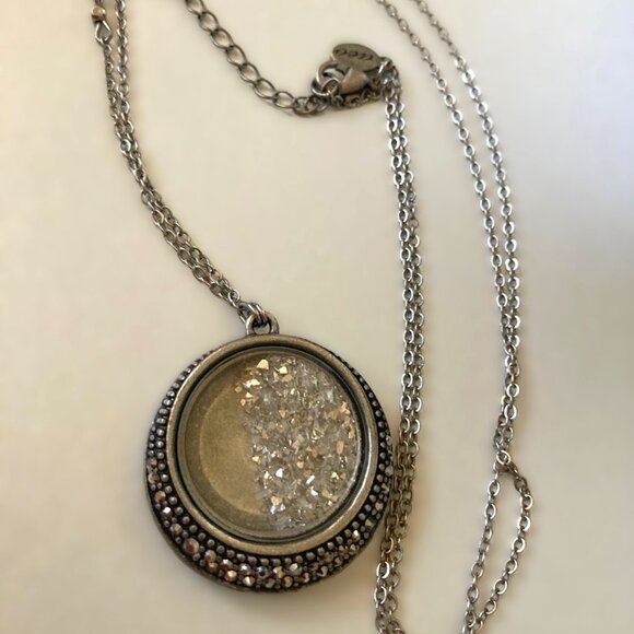 American Eagle Outfitters Jewelry - Vintage American Eagle Outfitters aeo Crystal Pendant Necklace Silver tone Chain
